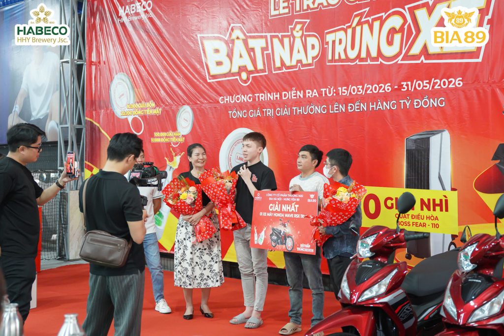 bật nắp trúng xe Bia 89-4